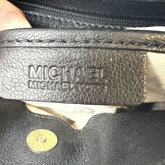 MICHAEL KORS Large Shoulder Bag Black Leather AP-1105 Gold Tone Hardware MK Lock - Picture 11 of 12